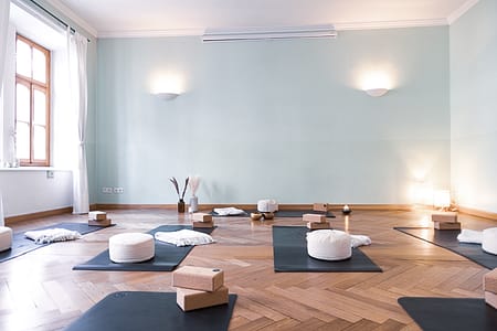 1 Raum mit Yogamatten Traum München Yoga Studio